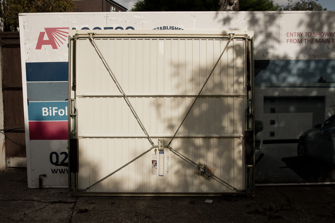 Garador Carlton Vertically Ribbed Retractable Garage Door in White