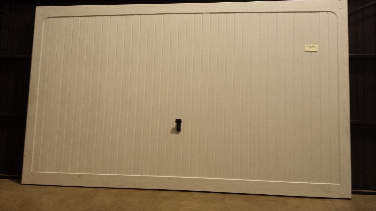 Wessex 3 Crown Avonbrook Vertically Ribbed in White Woodgrain