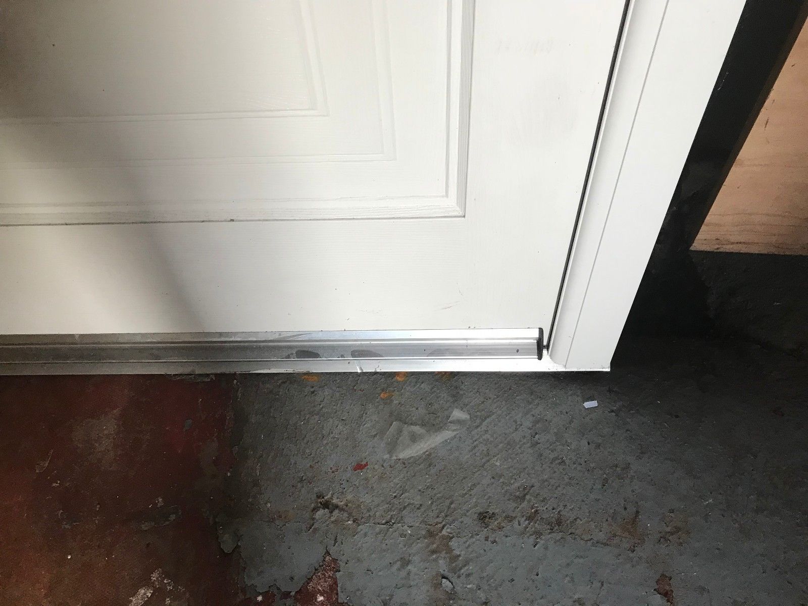 Rock Door Illinois in White