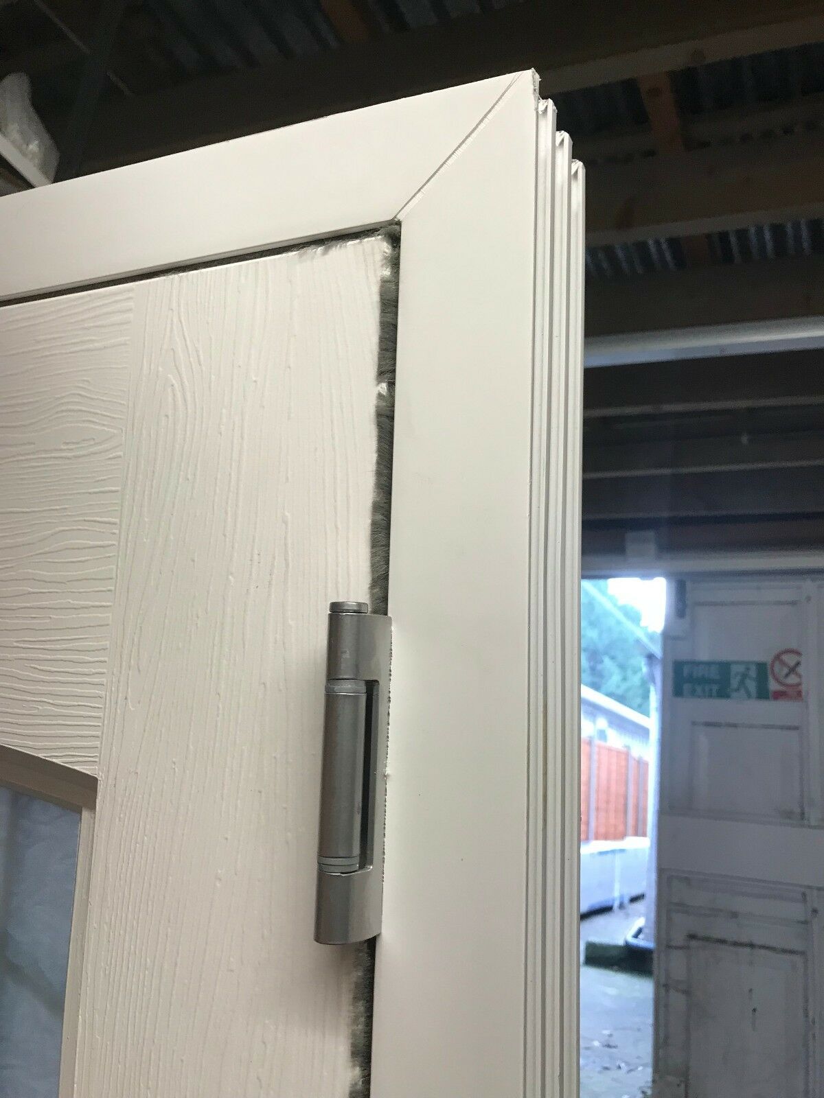 Rock Door Illinois in White