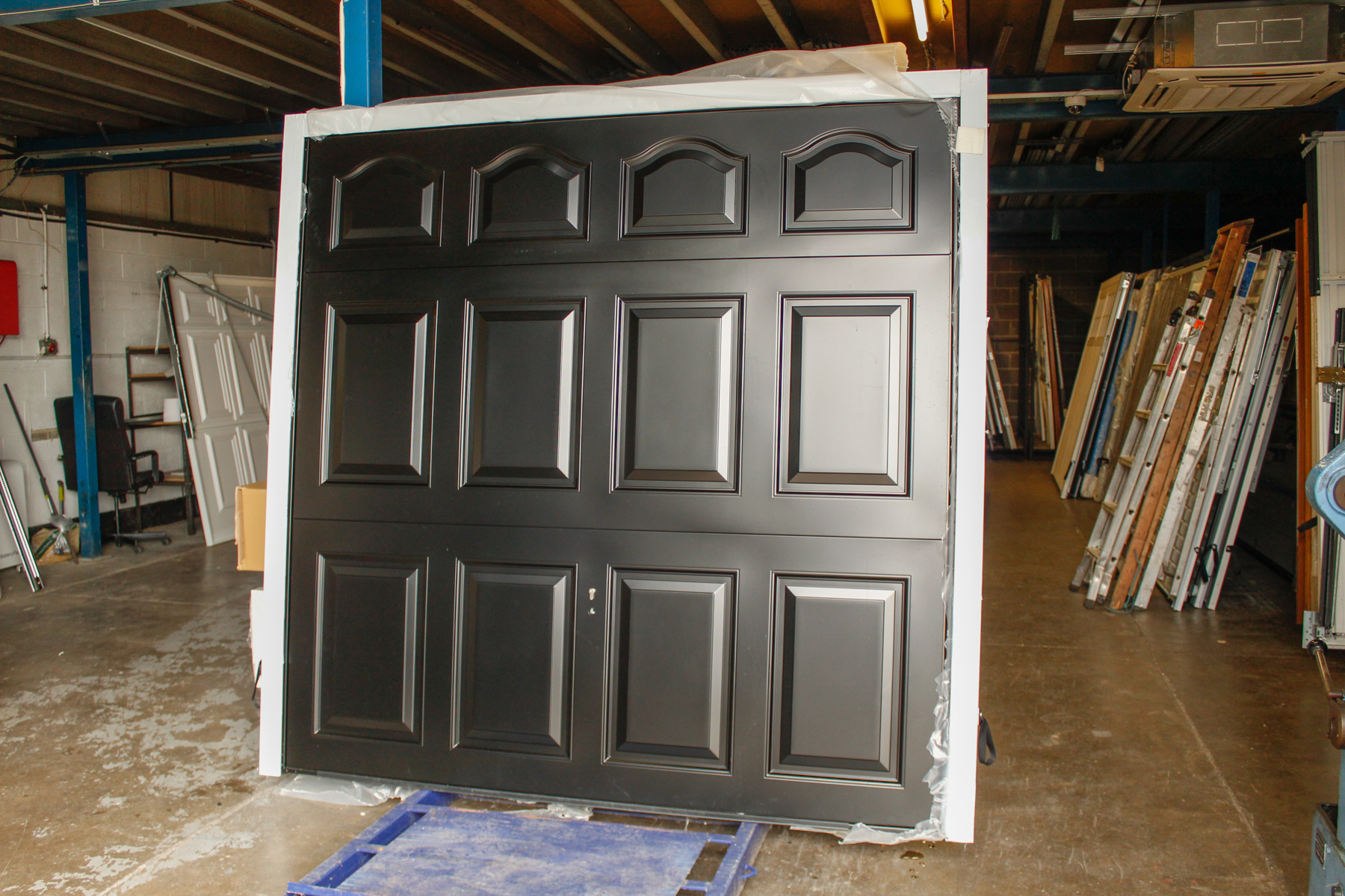 Garador Cathedral Georgian in Black