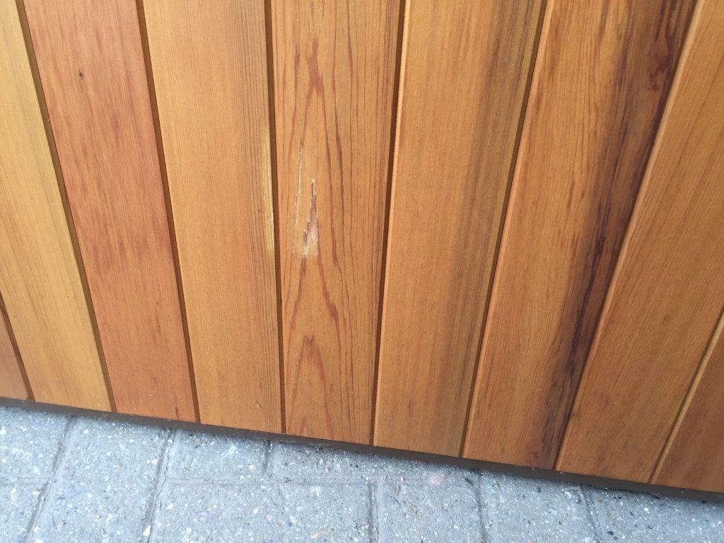 Hormann 2009 Vertically Ribbed in Light Oak