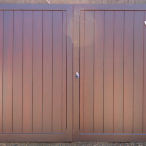 Woodrite Chalfont Vertical with Border in Walnut