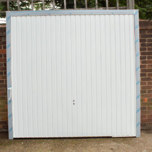 Garador Carlton Vertically Ribbed in White