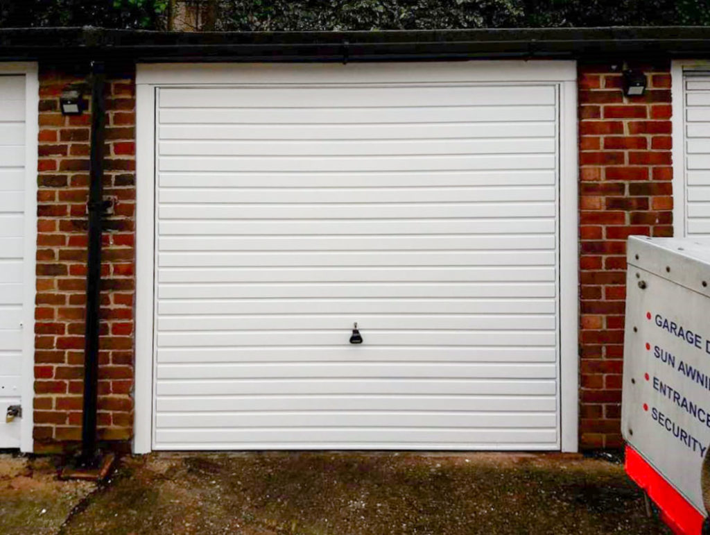 Garador Horizon / 75mm Steel Frame / Canopy Garage Door