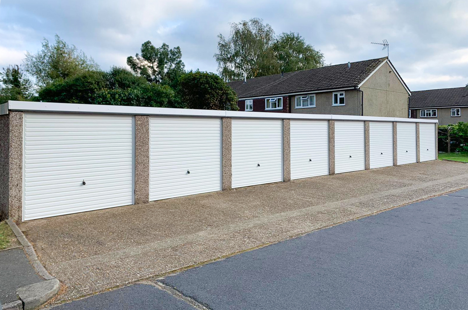 8x Hormann 2002 Steel Up & Over Horizontal Garage Doors Finished in White