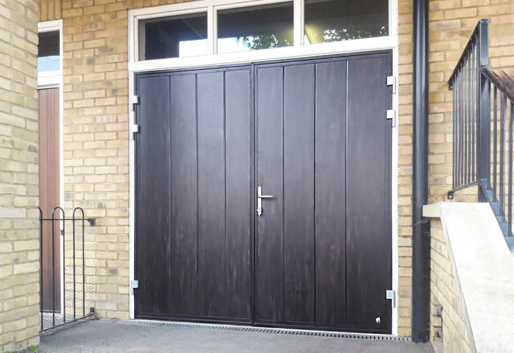 Ryterna Side Hinged Doors in Dark Oak