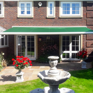 Markilux 600 fully cassetted retractable awning