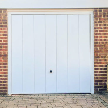 Garador Windsor Retractable Garage Door in White