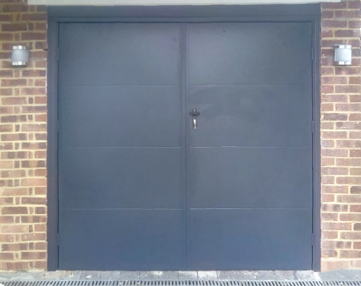 2 x Fort, Large H-Ribbed, Side-Hinged Doors