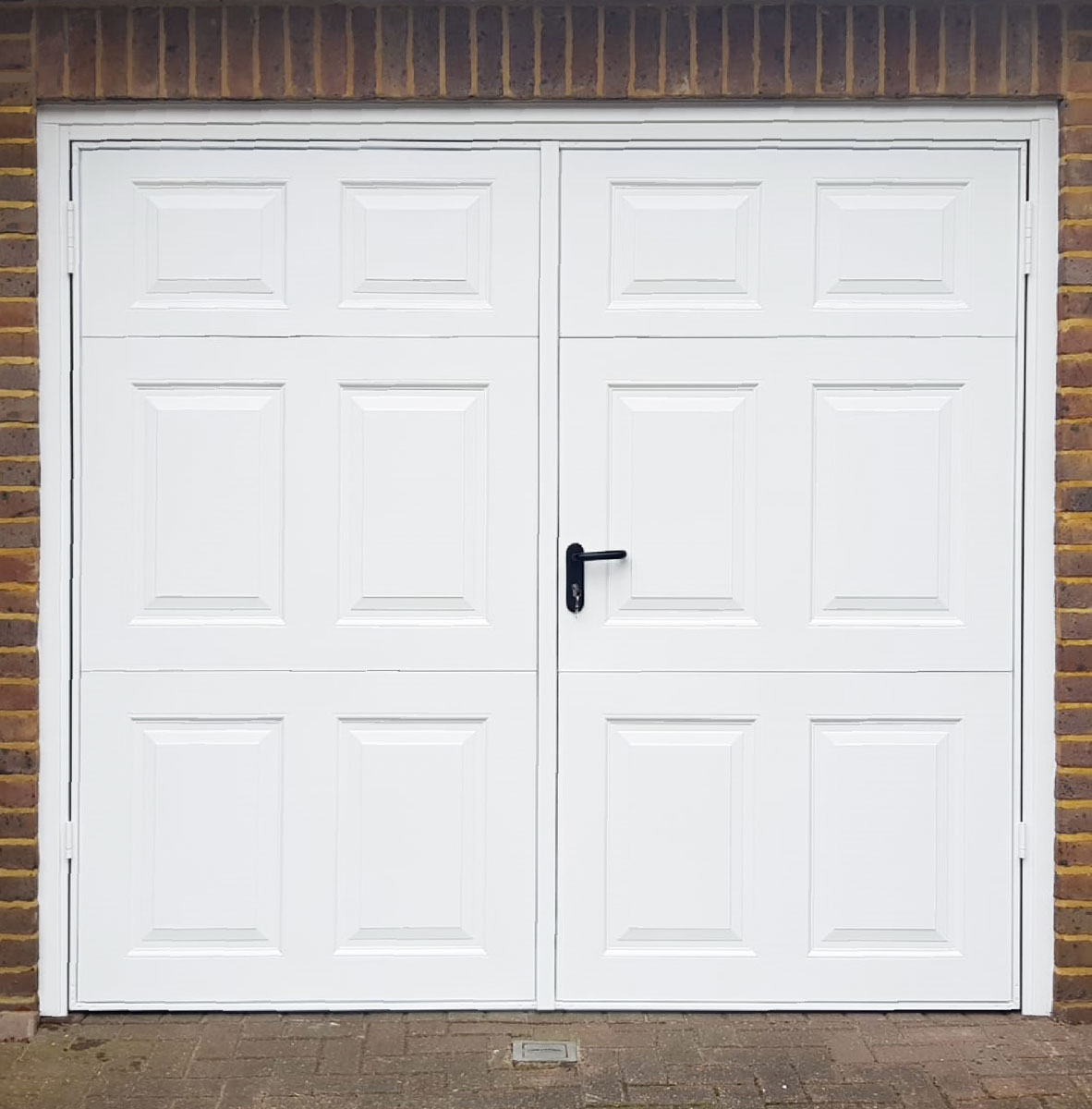 Garador Beaumont, 50:50 Side Hinged Garage Door in White